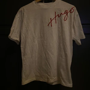 Hugo t-shirt - Aldrig använt  Säljer för den e inte min stil 