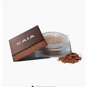 Loose glow bronzer caia - Jättefin glowig bronzer från Caia. Endast testad 1 gång. Färgen är venice. Nypris 325kr