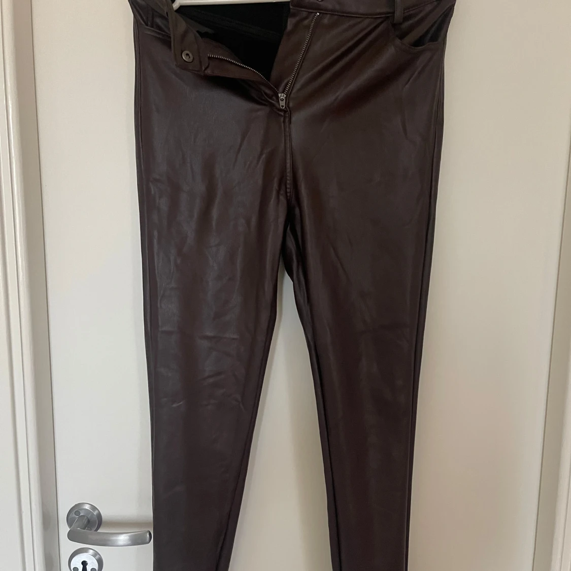 Bruna skinnleggings från FB Sister