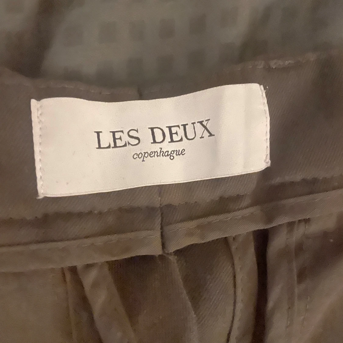 Bruna byxor från Les Deux - 90