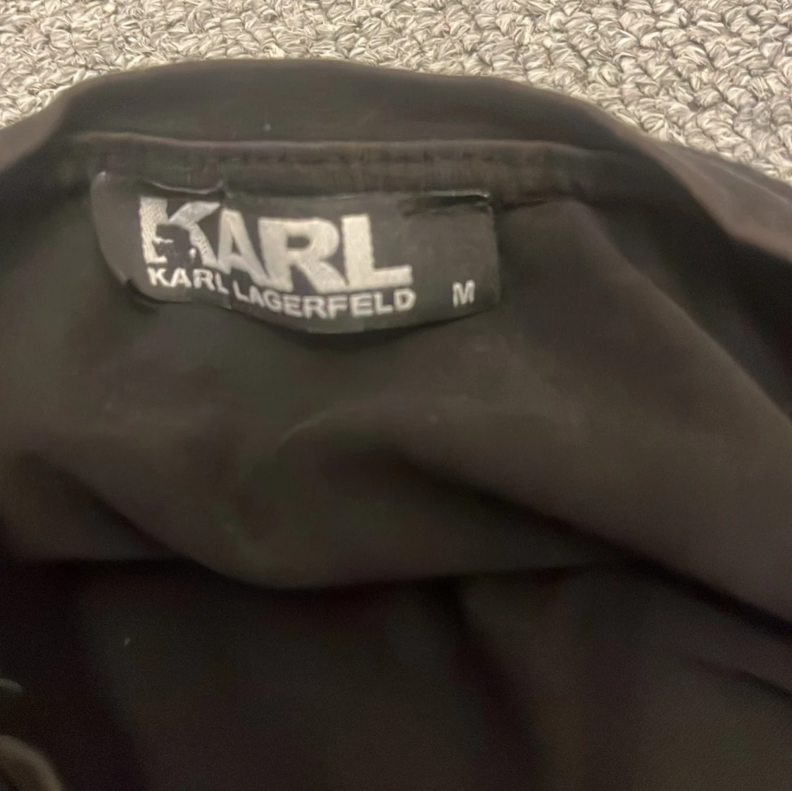 Svart t-shirt med tryck från Karl Lagerfeld - 90