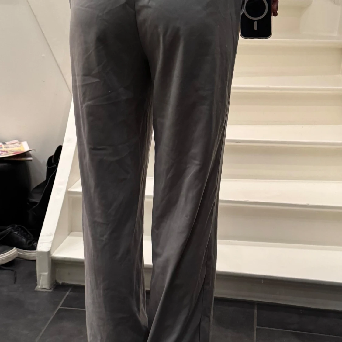 Grå kostymbyxor - 90