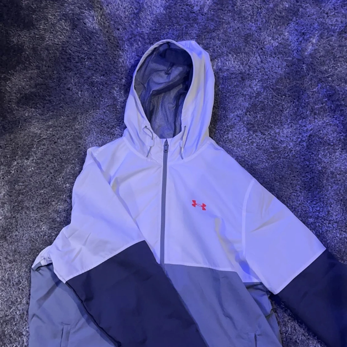 Vit och grå vindjacka från Under Armour - 92