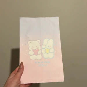 Gift bag - Papperspåse för presenter, helt ny