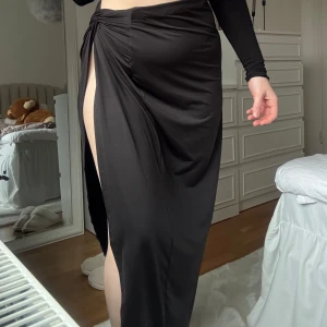 Kjol - L - Kjol i storlek L, säljs för 50kr