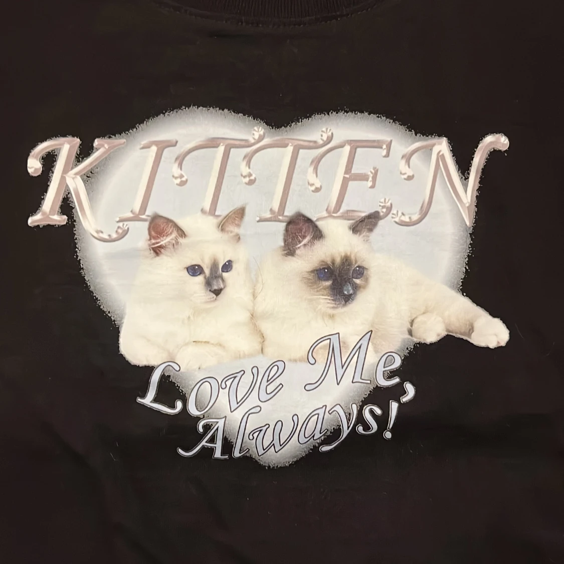 Svart t-shirt med kattmotiv från Zone - 90