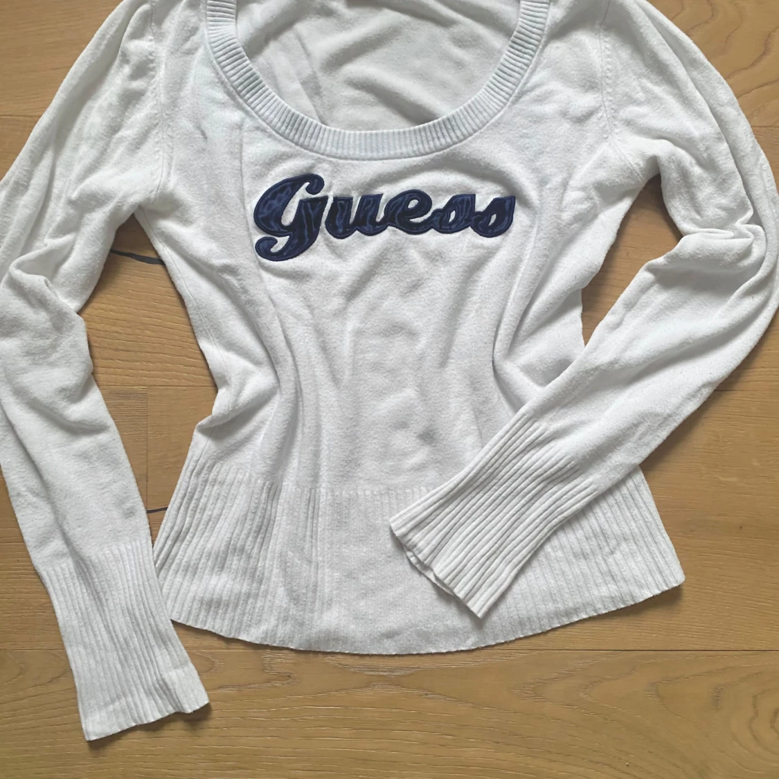 Långärmad stickad topp från Guess jeans 