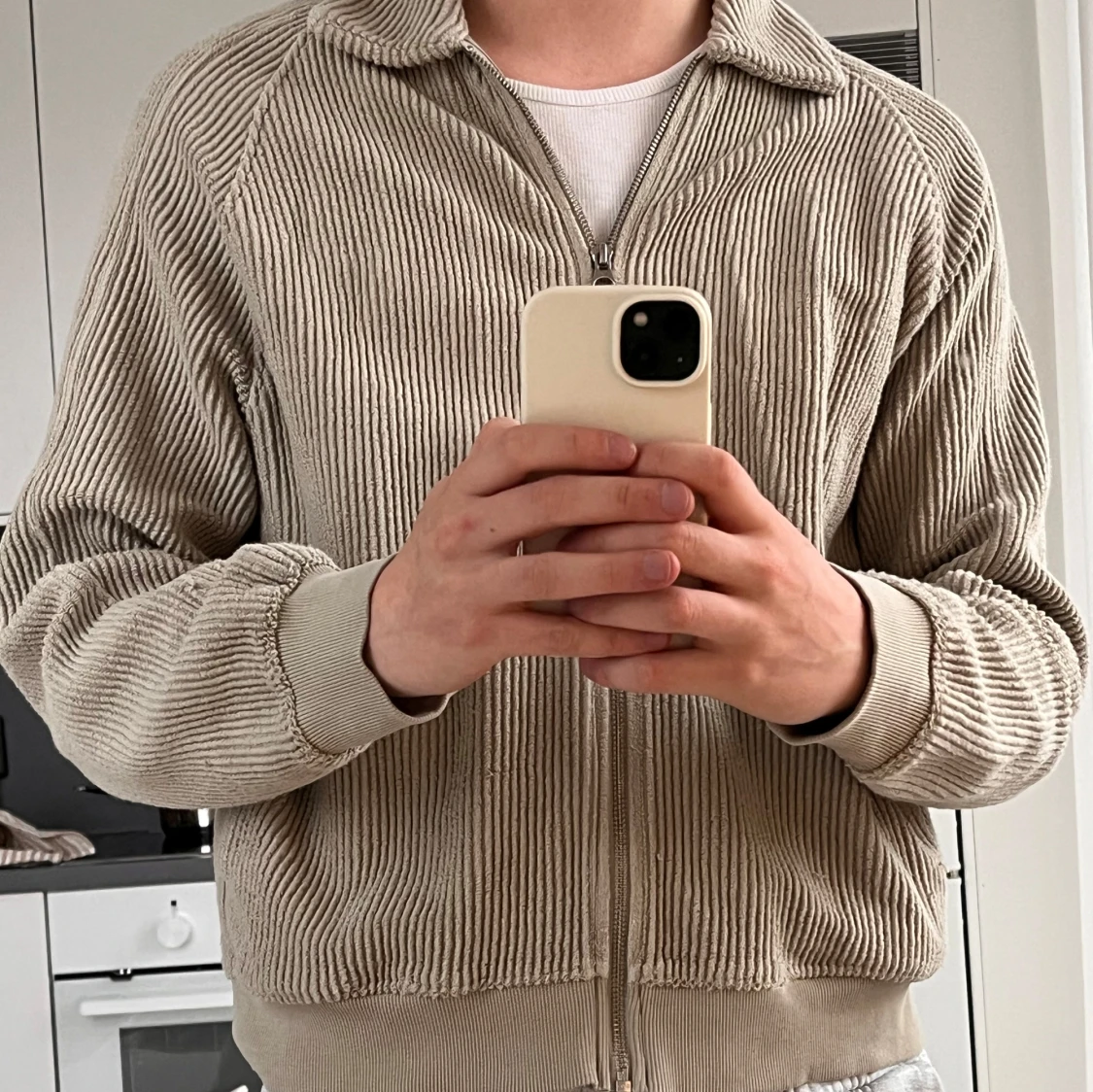 Beige manchesterjacka från Weekday - 92