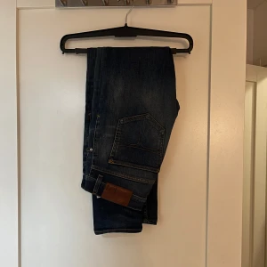 Mörkblåa Tiger of Sweden jeans  - Tiger of Sweden jeans, Evolve. Mycket bra skick! Nypris ca 1400kr. Skriv vid frågor. 