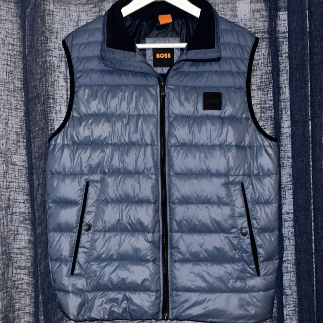 Blå dunväst från BOSS