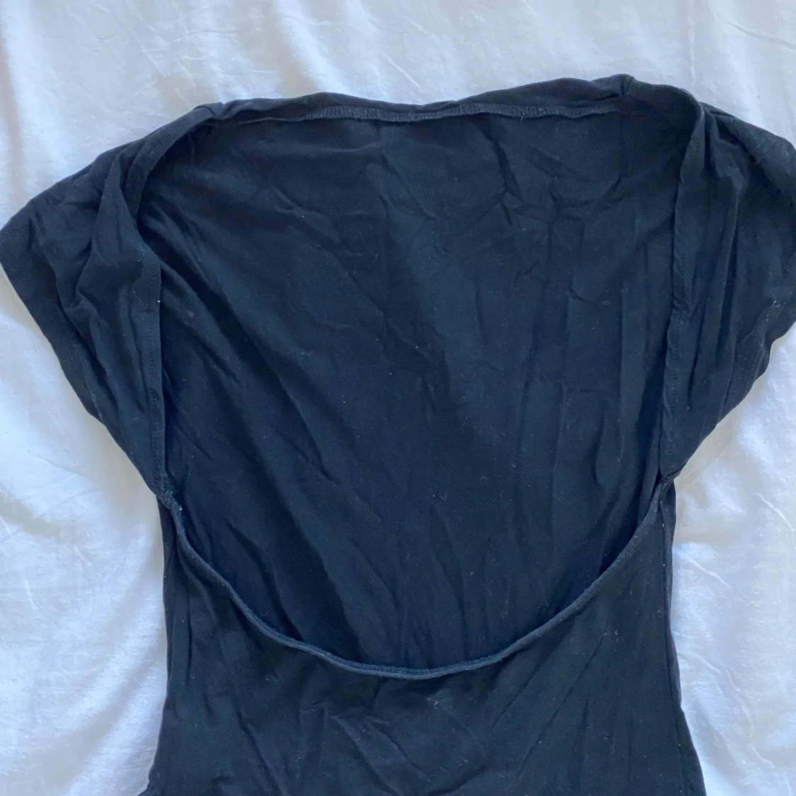 Svart topp med öppen rygg - 91