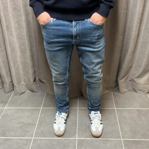 Tiger of sweden Jeans - Ett par riktigt goa jeans från Tiger of sweden | strl 29/32 | Nytt skick endast använda ett fåtal gånger | Modellen på jeansen är evolve |