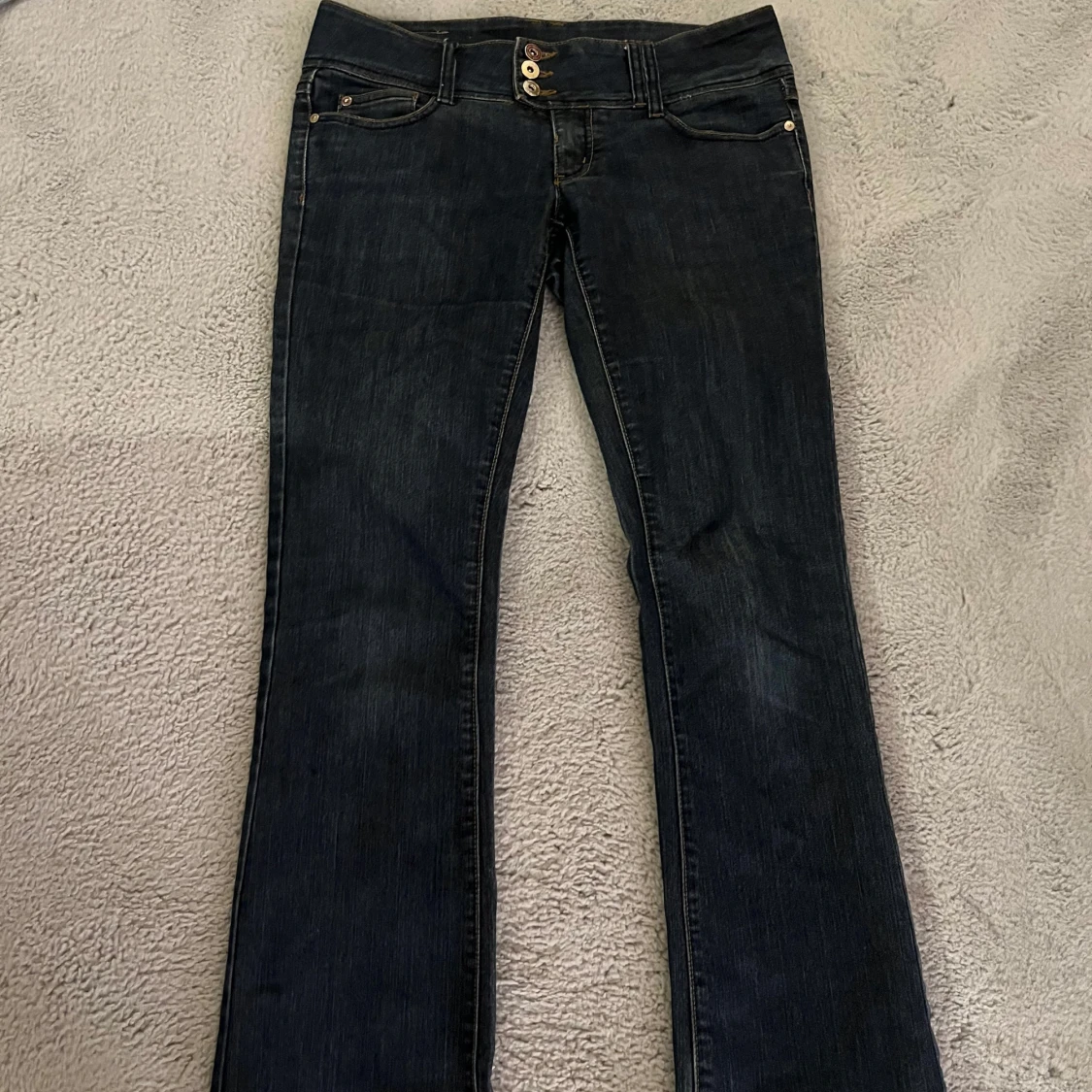 Lowwaist jeans med bootcut