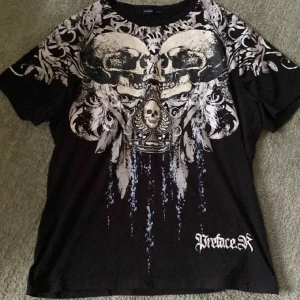 Dödskalle tröja  - Cool tröja knappt använd 