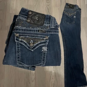 Miss me jeans - Low waist straight miss me jeans vintage i storlek 31. Köpt på vinted men var lite för långa för mig som är 158. Midjemått 42cm inga defekter