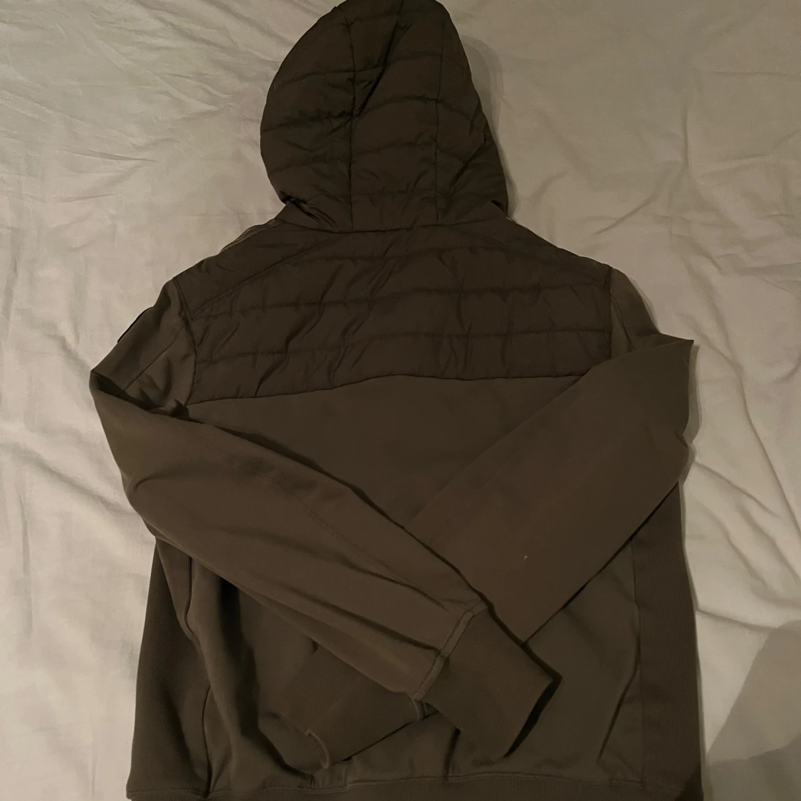 Grön jacka med huva från PJS - 91