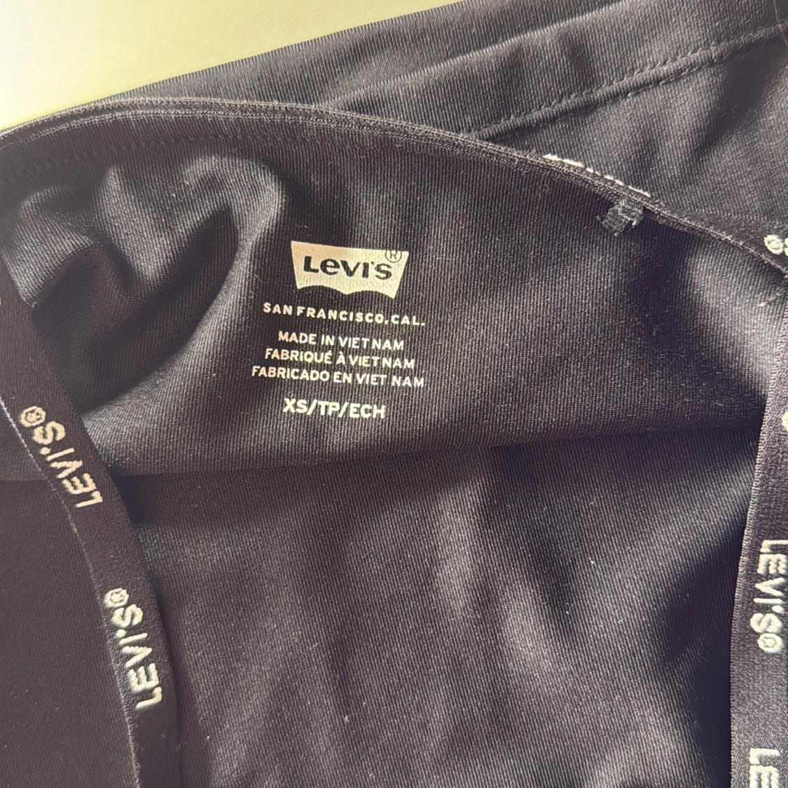 Svart linnetopp från Levi's - 91