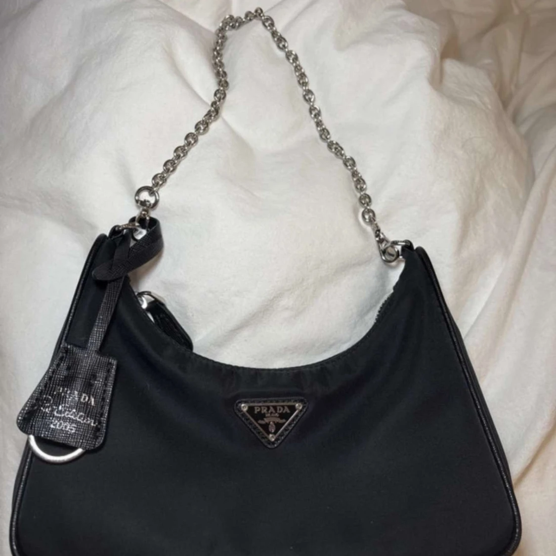 Svart axelväska från Prada - 91