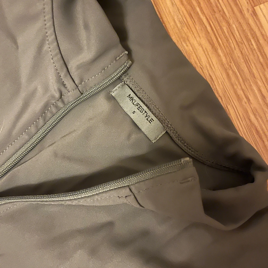 Grått träningsset från MKLIFESTYLE - 92