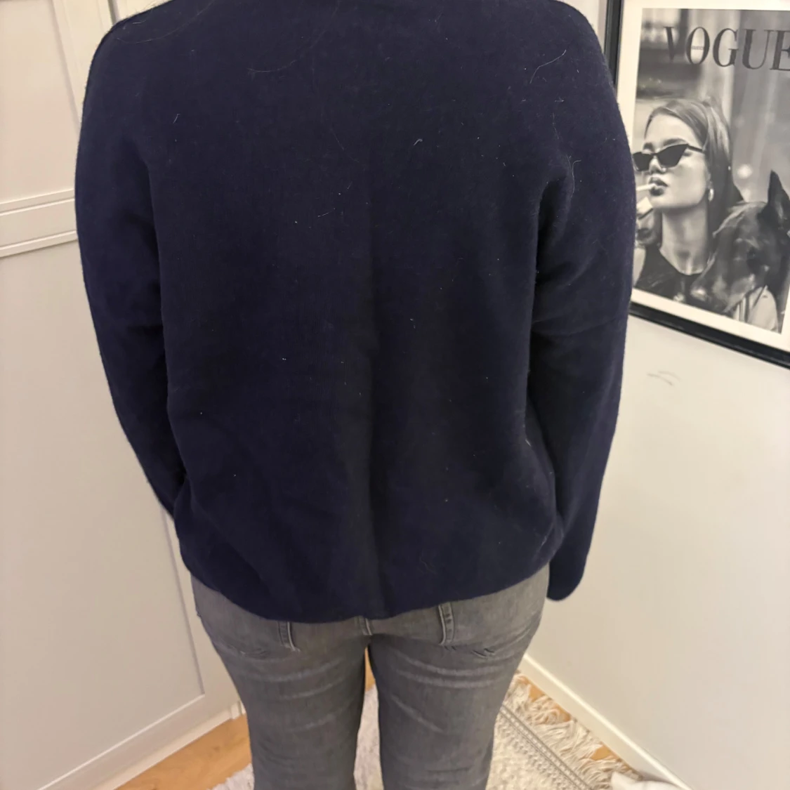 Mörkblå stickad tröja - 90