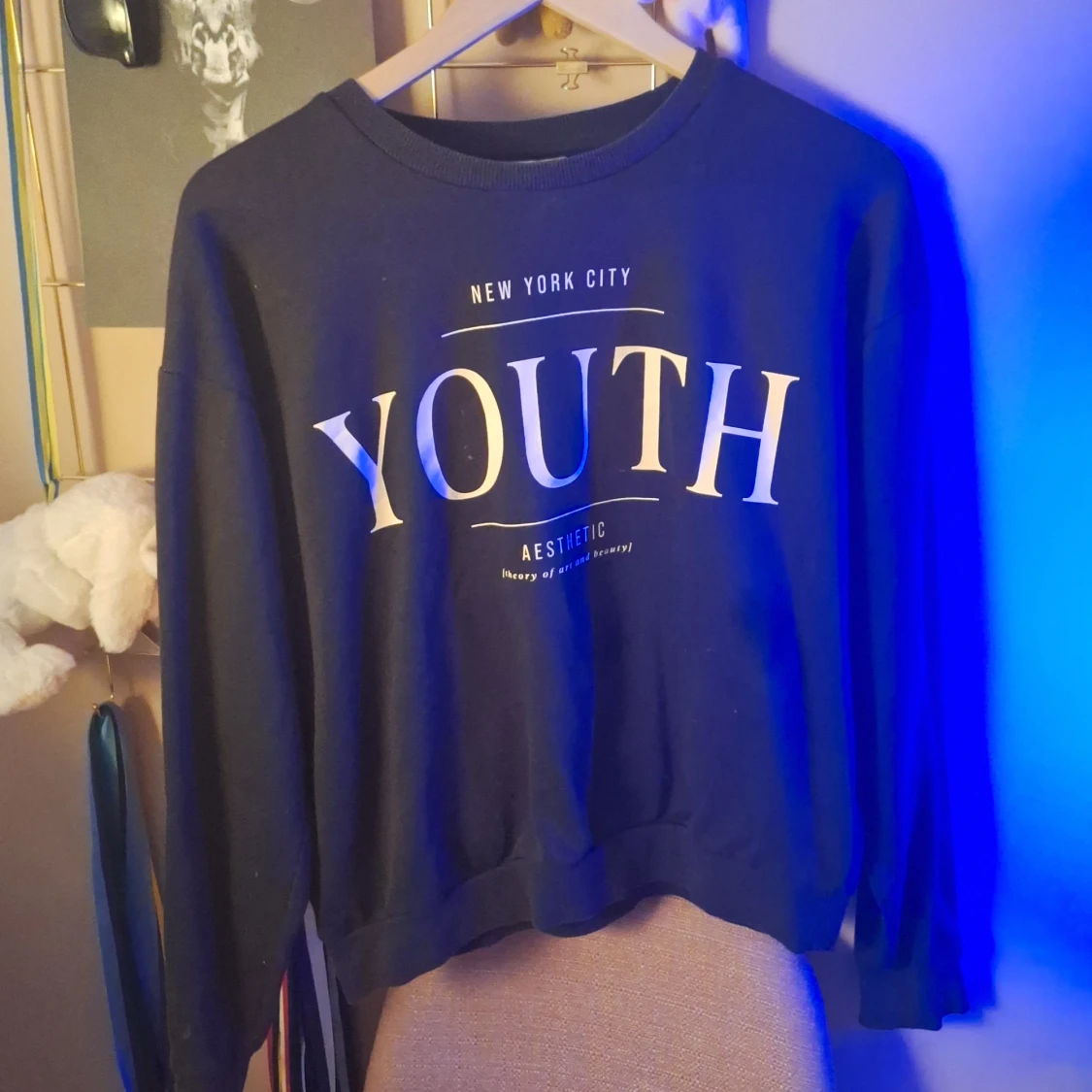 Svart tjocktröja från Kappahl med tryck - 92