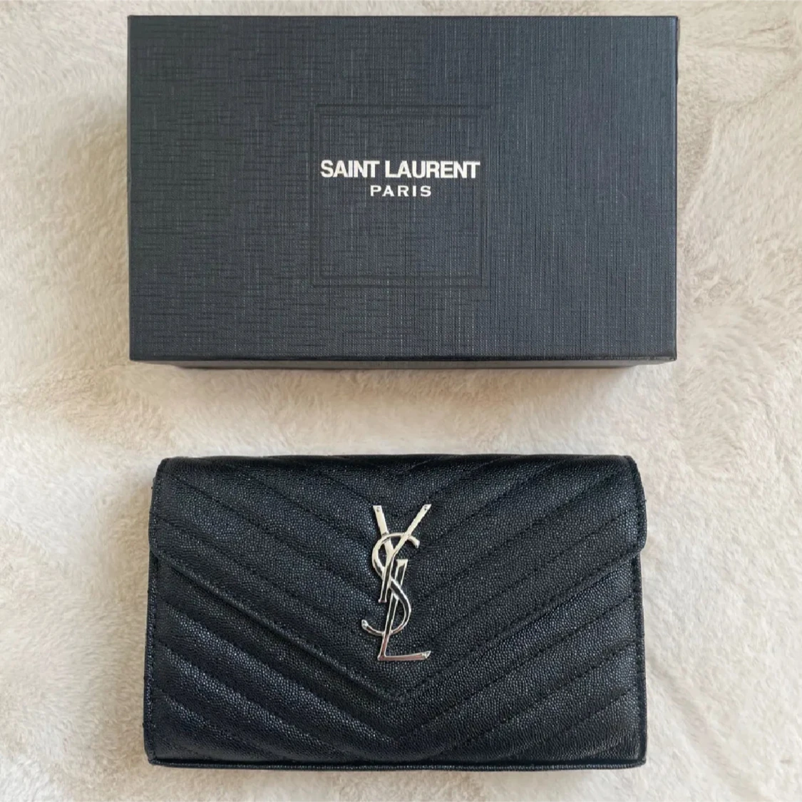 Svart axelväska från Saint Laurent - 90
