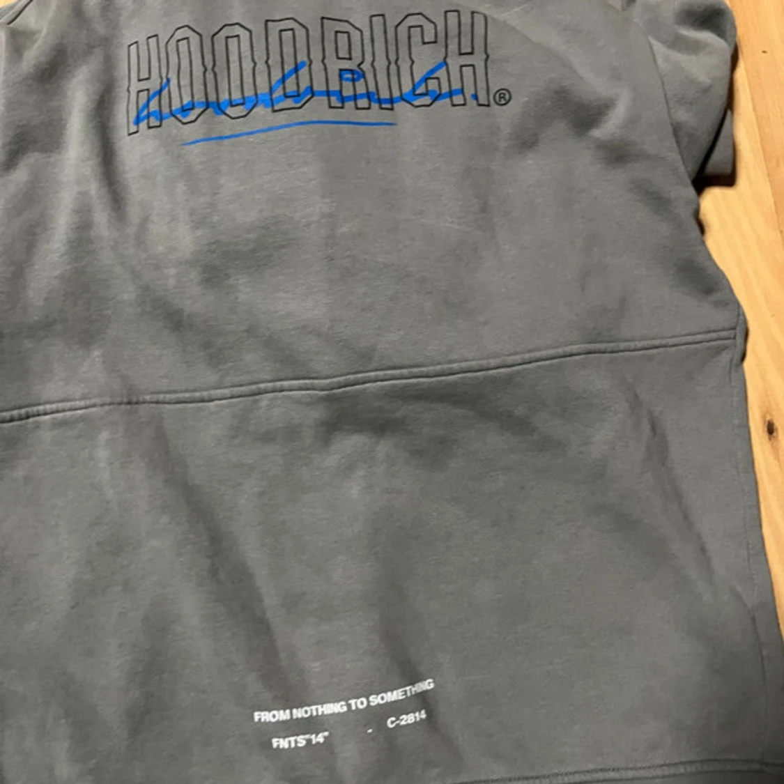 Grå hoodie från Hoodrich - 90