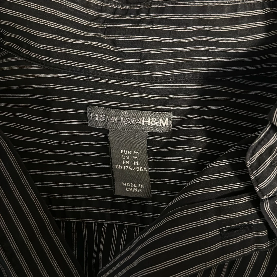 Svart och vit randig skjorta från H&M - 91