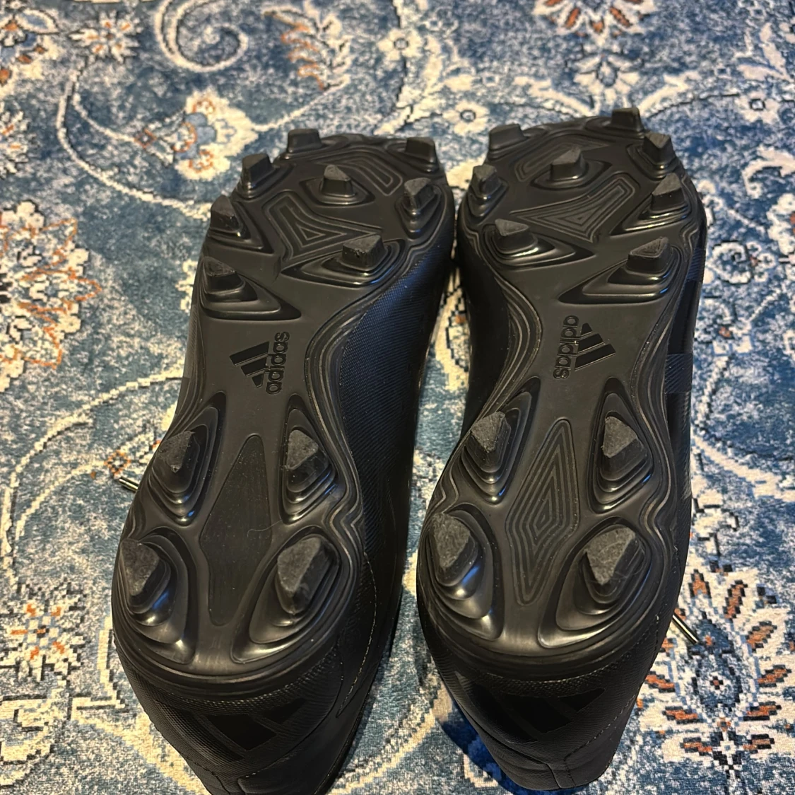 Svarta fotbollsskor från Adidas - 91