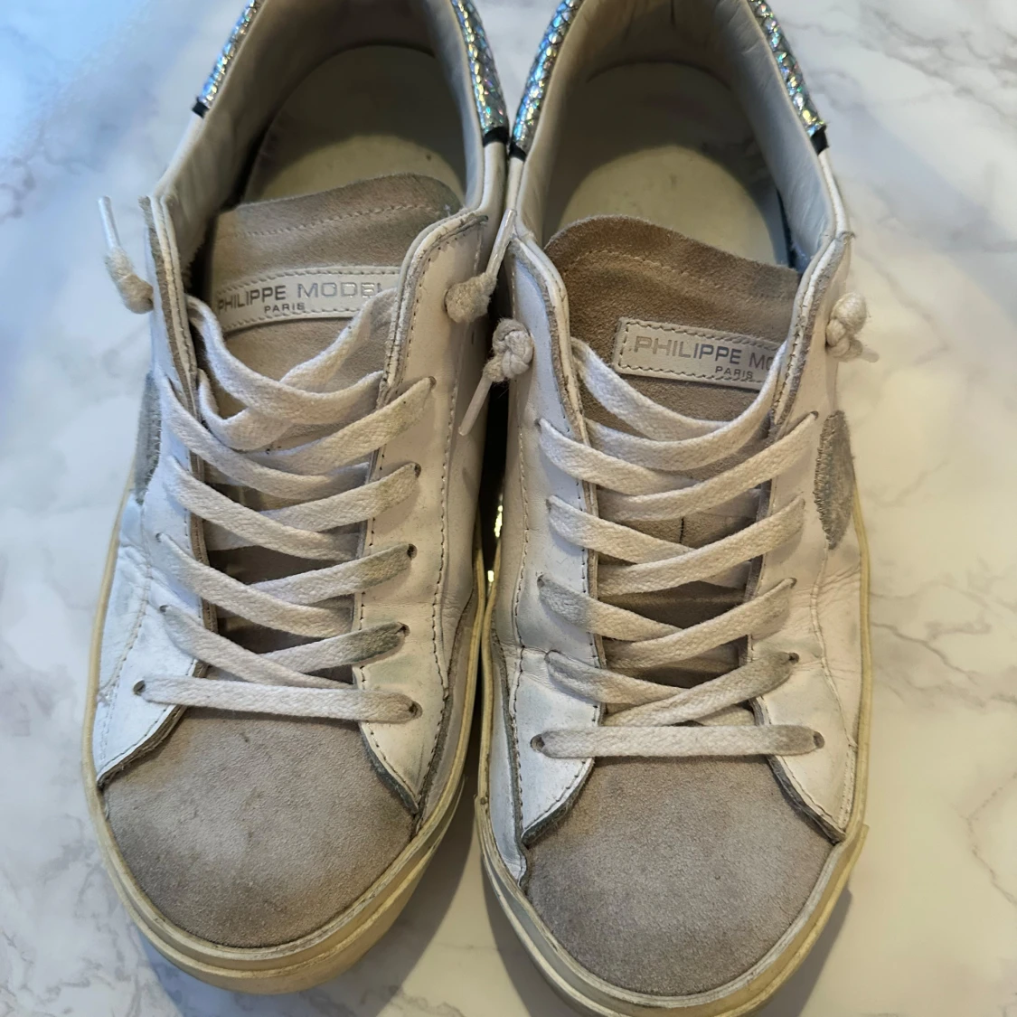 Vita sneakers från Philippe Model - 90