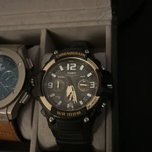 Klocka  - En klocka från casio bekväm och ha på sig klarar av alla miljöer 