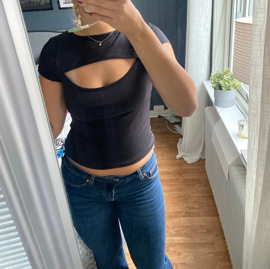 Svart topp öppen framtill  - 90