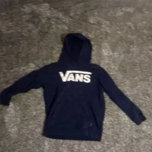 Säljer vans hoodie. 