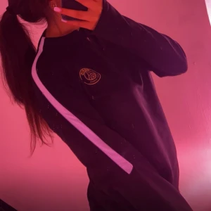 Nike PSG tröja - NIKE PSG TRÖJA TILL SALU!!!🫶🏽🫶🏽🖤🖤💫