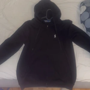  Ralph Lauren - Jag har bara använt den 1 gång passar inte mig storleken är xxl men passar mest för xl/L