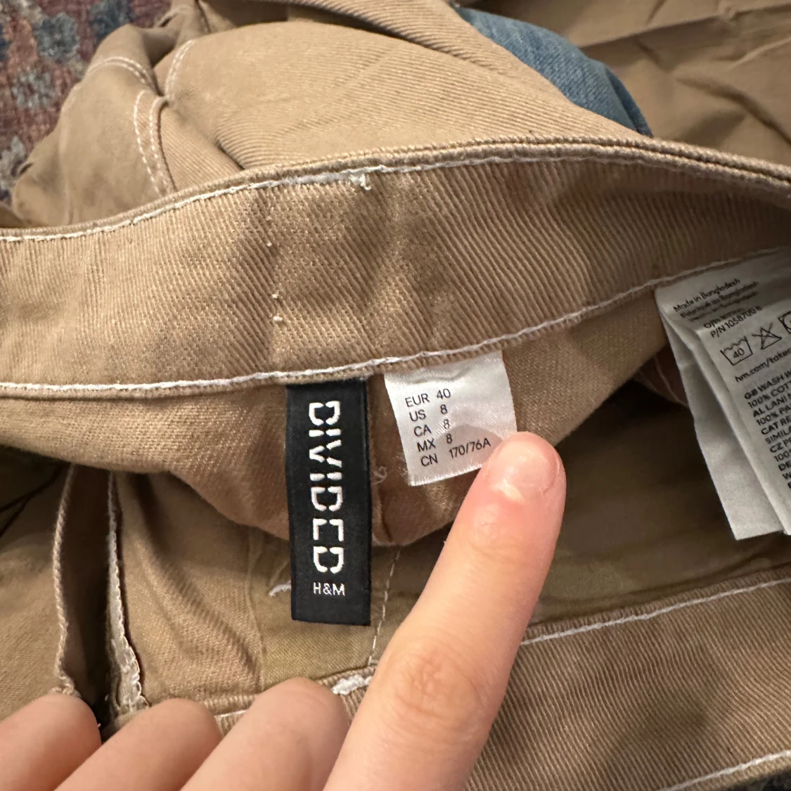 Beige cargobyxor från H&M Divided - 92