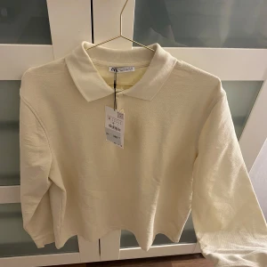 Vit pikétröja från Zara - Långärmad herr piké tröja från zara, endast testad