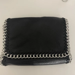 Tiamo väska - En tiamo väska i ny skick, kommer inte till användning eftersom jag har andra väskor.