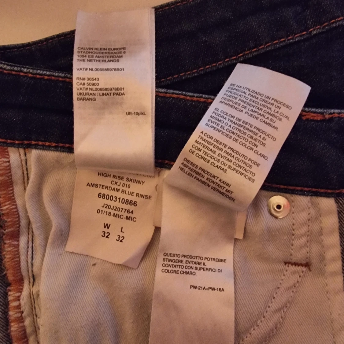 Mörkblå skinny jeans från Calvin Klein W32 L32 - 92