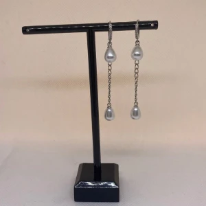 The Glitter Pearl earrings🤍 - Superfina handgjorda örhängen😊💕120kr/paret 60kr/st