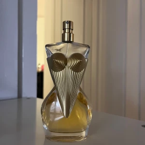 JEAN PAUL GAULTIER  - 100ml, halva kvar så cirka 50ml säljes 