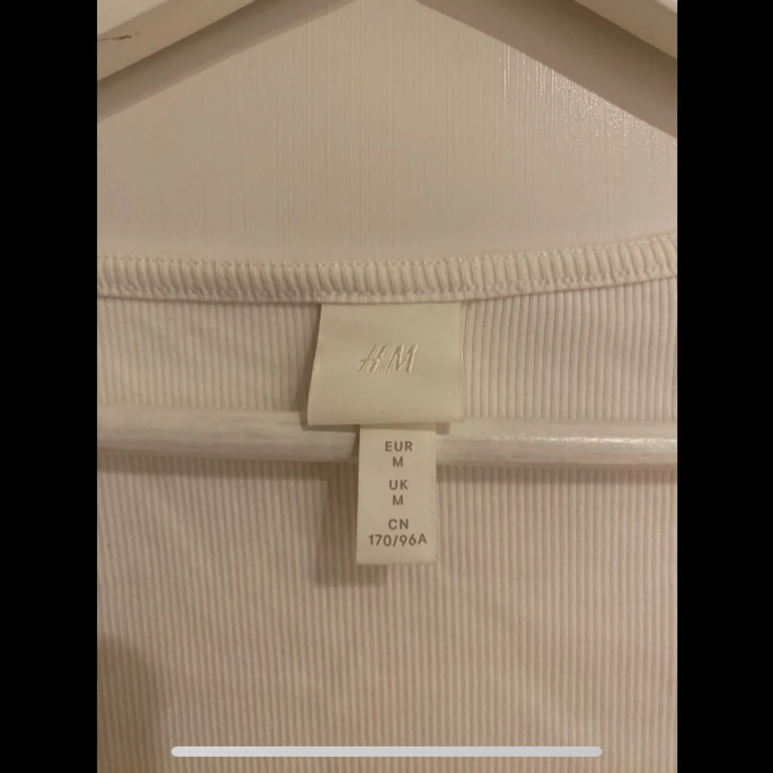 Helt ny! Vit croppad topp från H&M, - 90