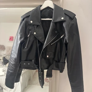 skinnjacka  - skinnjacka från bikbok, inga defekter 