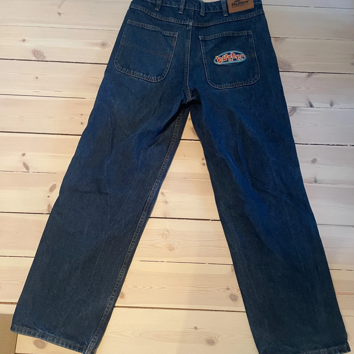 Mörkblå Butter Goods jeans - 1