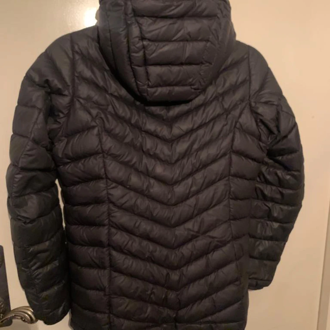 Svart dunjacka från Peak Performance - 1