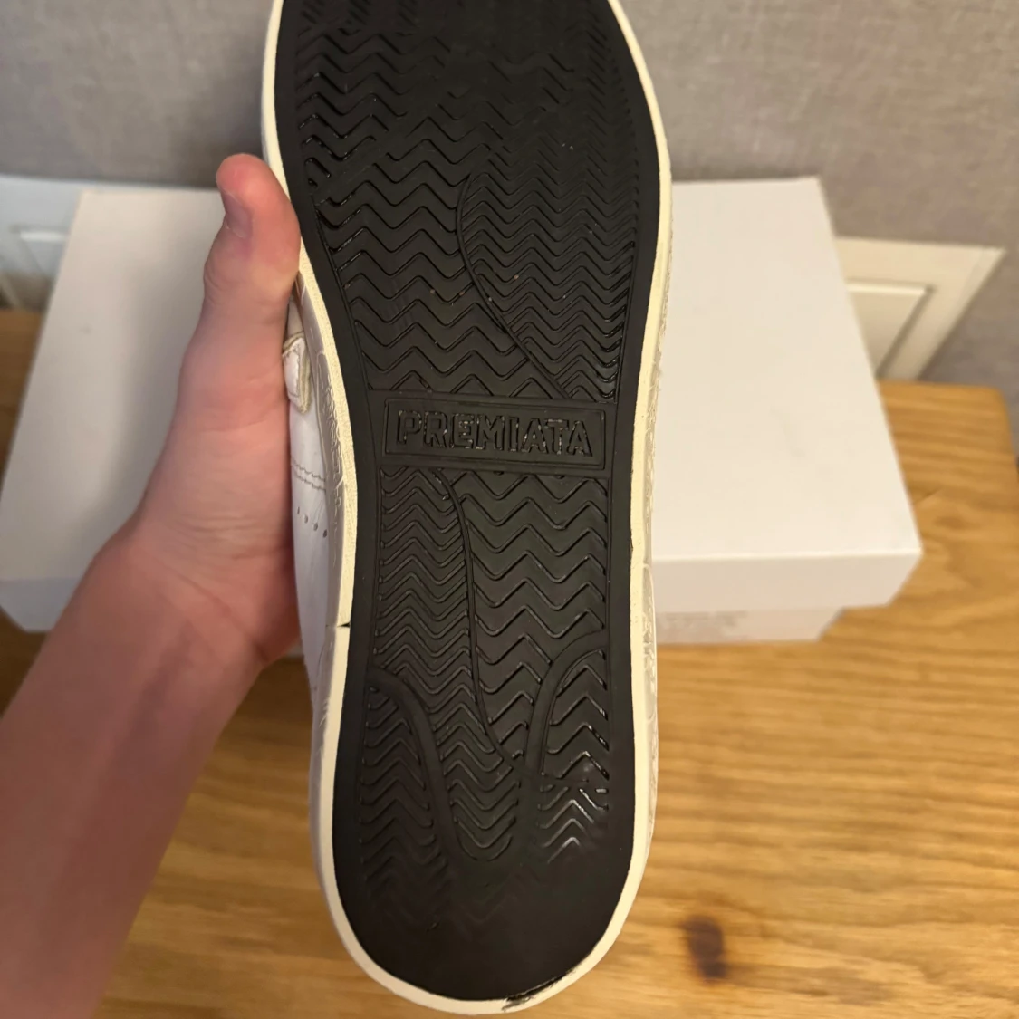 Vita sneakers från Premiata - 4