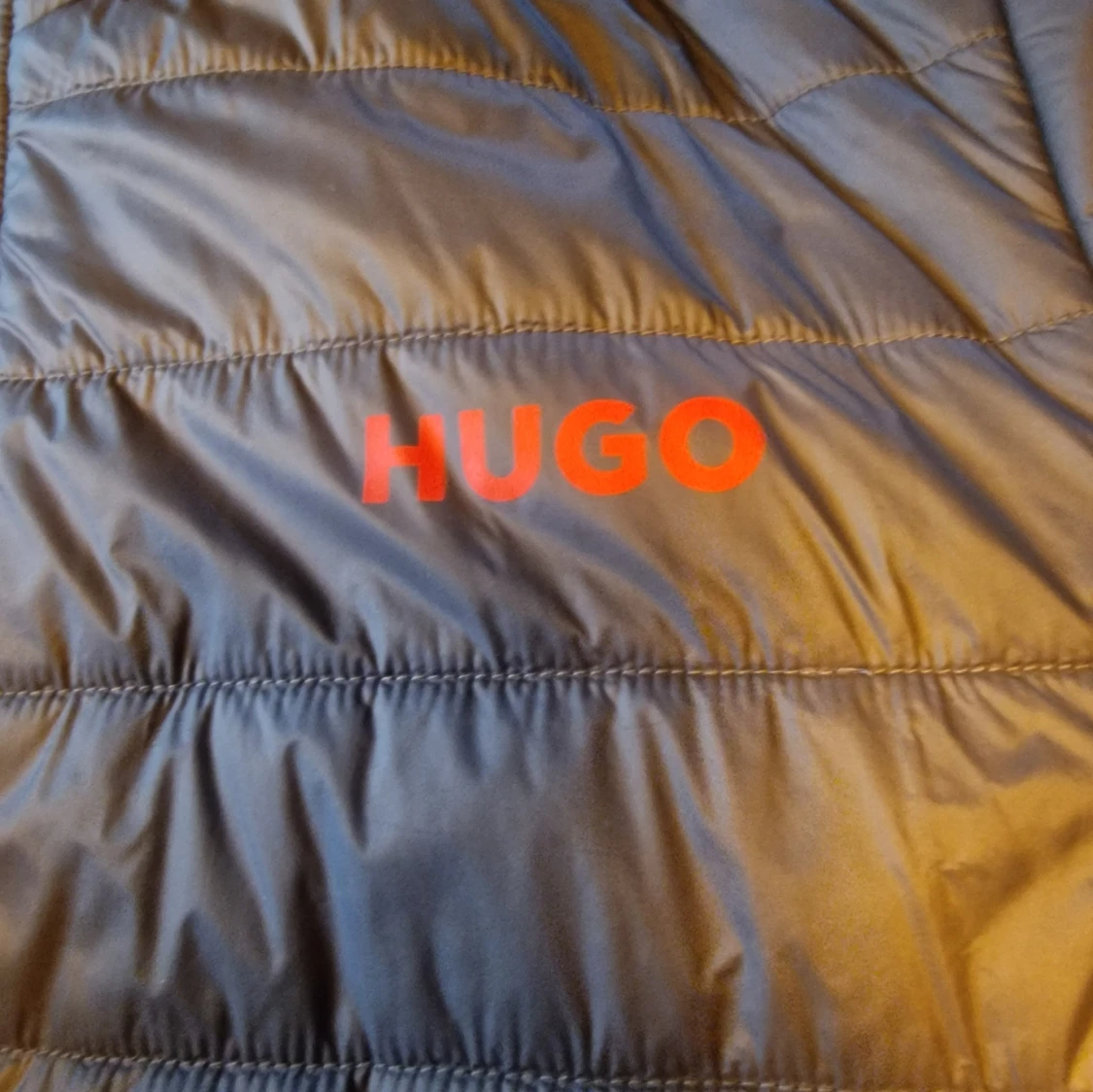 Svart quiltad jacka från Hugo - 91