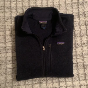 Patagonia Fleecejacka - En fleecejacka från patagonia! 10/10 skick. Nypris: 1600. Vårat pris: 499! Hör av er vid funderingar och fler bilder!🙌