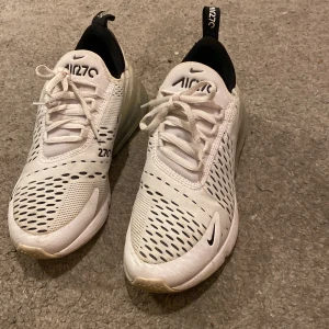 Nike  - Säljer mina 270 i storlek 38