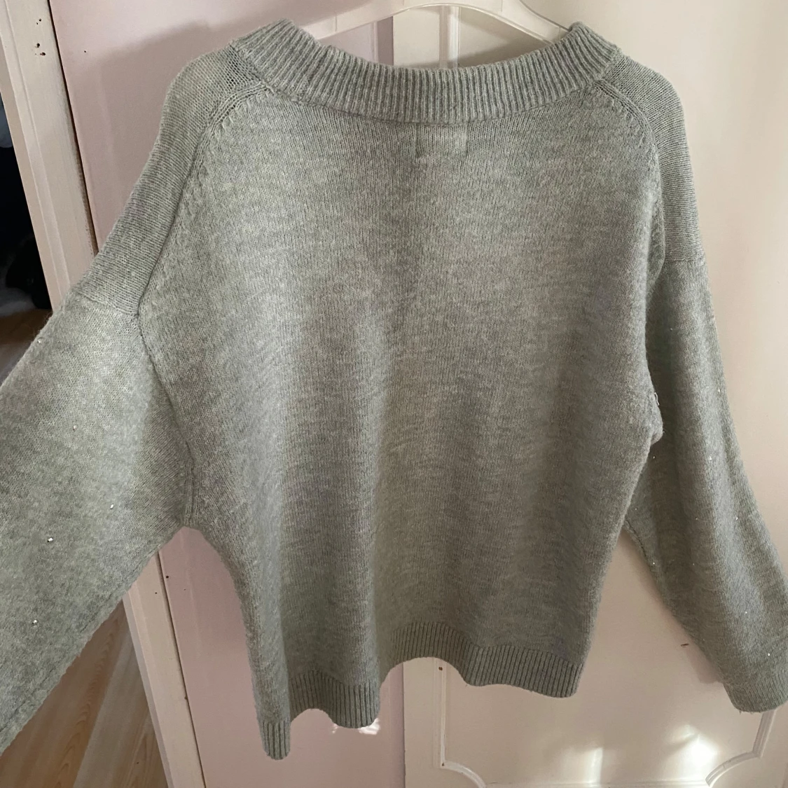 Fin stickade tröja från HM  - 90